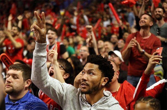 爱游戏app-包含芝加哥公牛训练开放日,今夜止住颓势引欢呼,NBA季后赛在即,赛程密集仍需轮换的词条