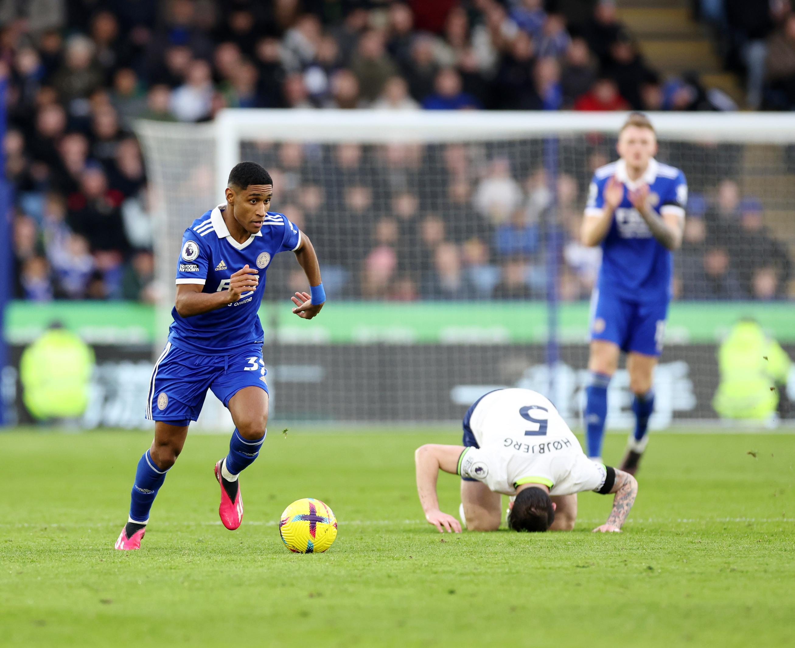 转会期体能课后，托特纳姆状态回暖备战荷甲，震撼外界，年轻球员得到机会的简单介绍