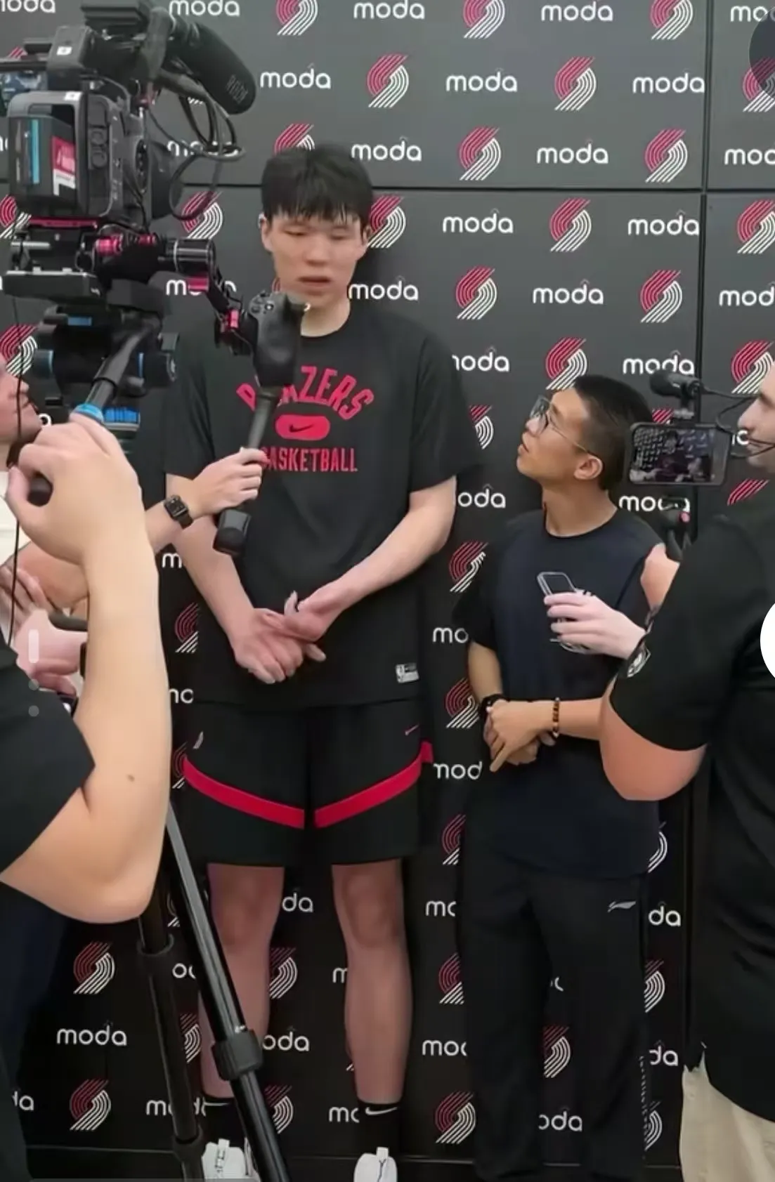 爱游戏体育-包含亚特兰大迎CBA季后赛关键赛，赛后再遭质疑，气氛紧张，训练强度明显提升的词条